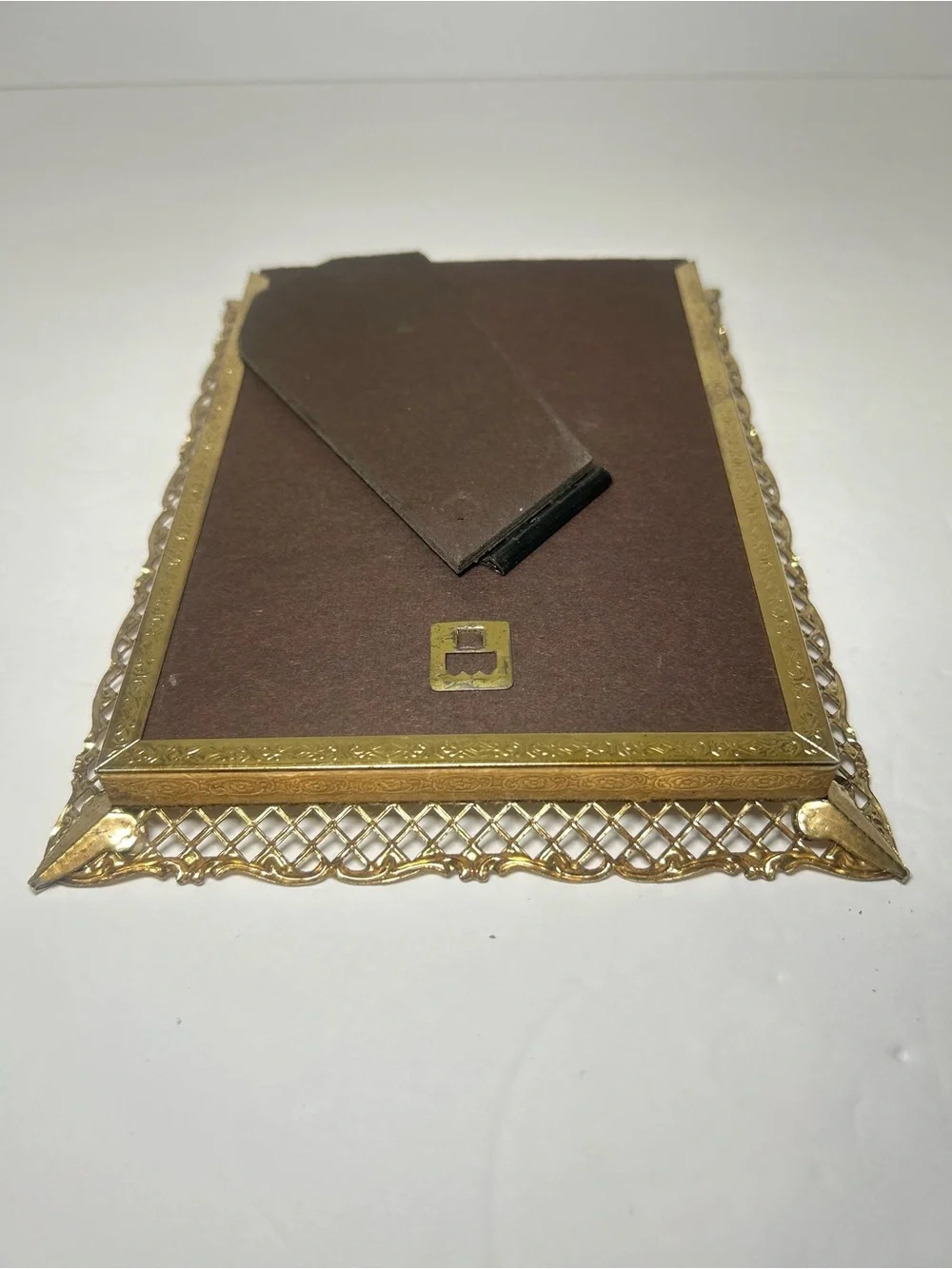 Vintage Regal 5x7 Gold-Finish Metal Picture Rectangular Free Stand or Hang NEW